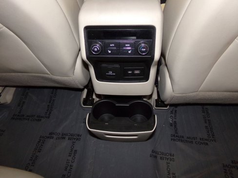 Used 2021 GMC Acadia Denali w/ Denali Technology Package image 11