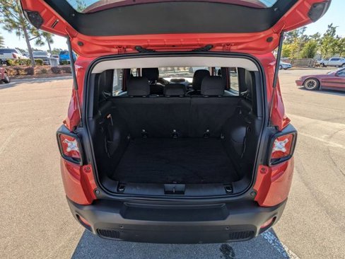 Used 2018 Jeep Renegade Altitude w/ Advanced Technology Group image 13