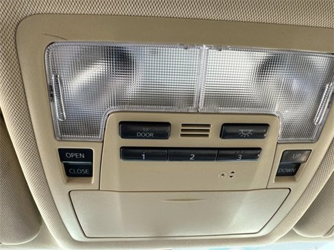 Used 2014 Toyota Highlander Limited image 24