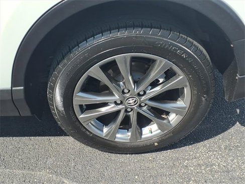 Used 2018 Toyota RAV4 Platinum image 21