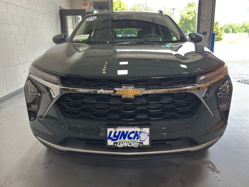 New 2025 Chevrolet Trax LT image 8
