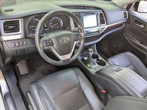 Used 2014 Toyota Highlander Limited image 10
