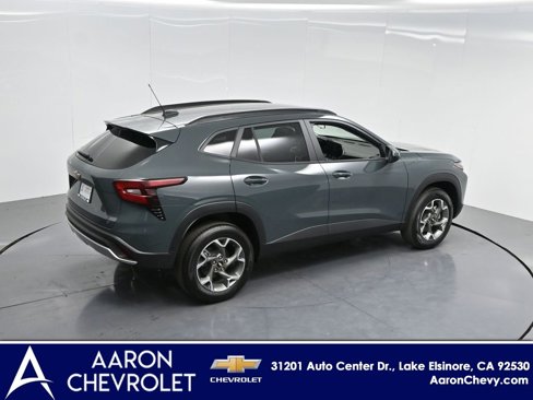 New 2025 Chevrolet Trax LT w/ Driver Confidence Package image 38