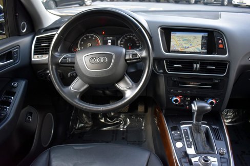 Used 2017 Audi Q5 2.0T Premium Plus w/ Technology Package image 17