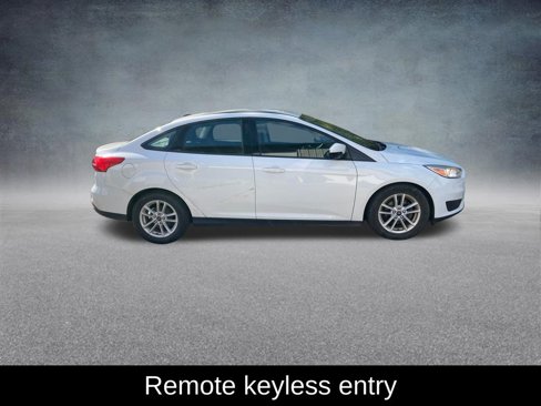 Used 2017 Ford Focus SE w/ Cold Weather Package image 8