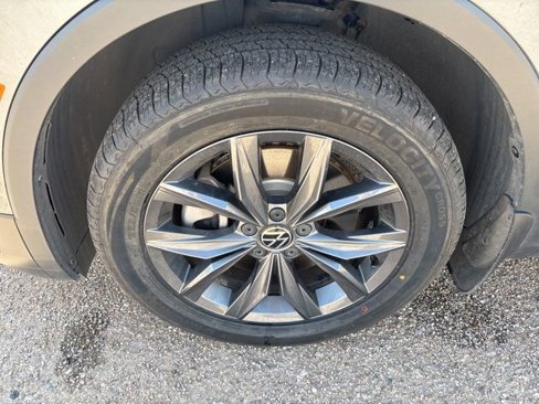 Used 2023 Volkswagen Tiguan SE image 22