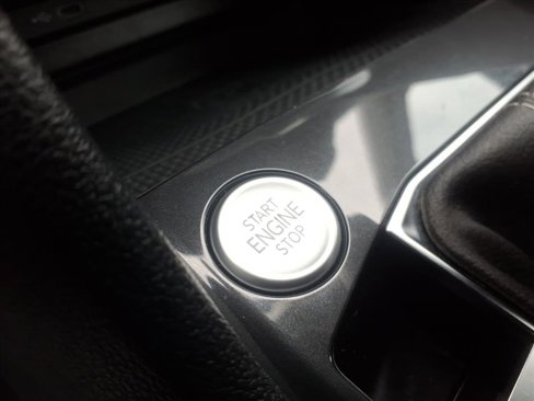 Certified 2022 Volkswagen Tiguan SE image 25