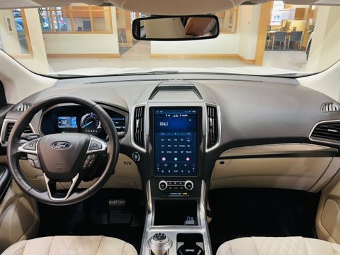 Used 2023 Ford Edge Titanium image 7