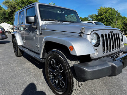 Used 2018 Jeep Wrangler Unlimited Sahara image 5