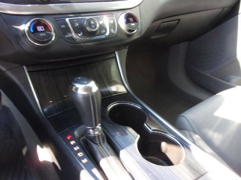 Used 2017 Chevrolet Impala LT image 12