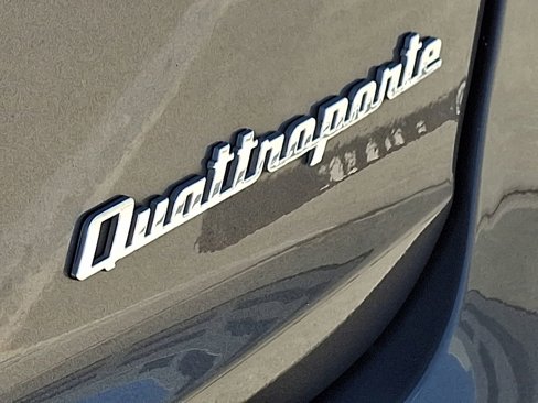 Used 2022 Maserati Quattroporte Modena Q4 image 34