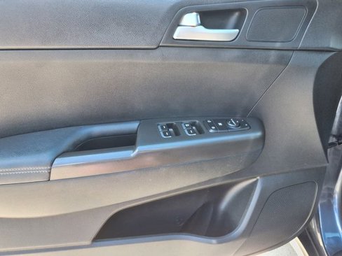 Used 2019 Kia Sportage LX image 25