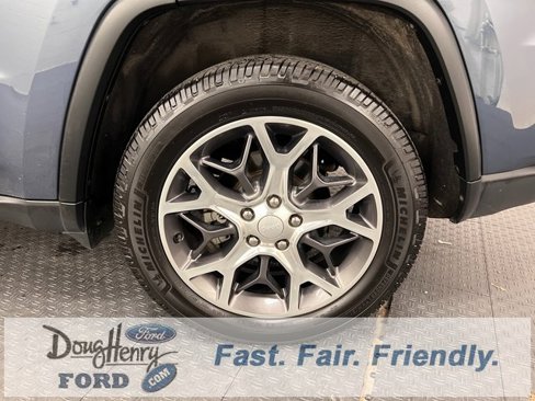 Used 2019 Jeep Grand Cherokee Limited image 21