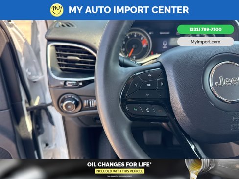 Used 2023 Jeep Cherokee Altitude Lux image 15