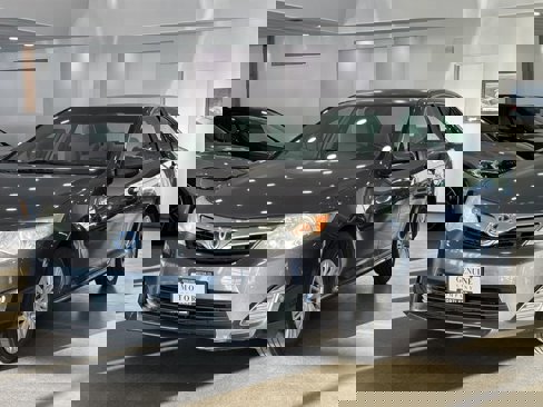 Used 2012 Toyota Camry LE image 1