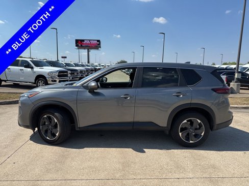 Used 2024 Nissan Rogue SV image 3