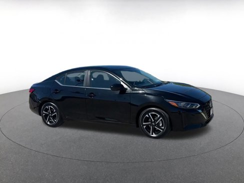 Used 2024 Nissan Sentra SV image 2