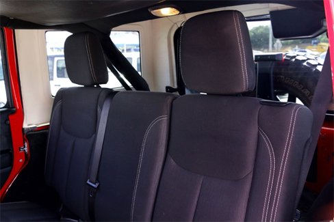 Used 2016 Jeep Wrangler Unlimited Sahara w/ Connectivity Group image 24