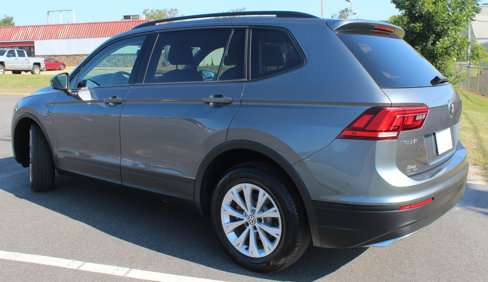 Used 2018 Volkswagen Tiguan S image 16