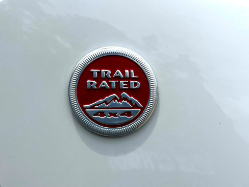 Used 2018 Jeep Cherokee Trailhawk w/ Quick Order Package 27L image 19