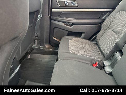 Used 2018 Ford Explorer XLT image 45