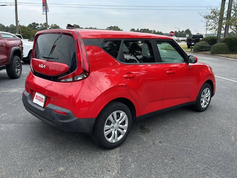 Used 2022 Kia Soul LX image 5