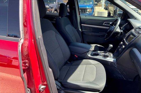 Certified 2019 Ford Explorer XLT w/ Equipment Group 201A image 8