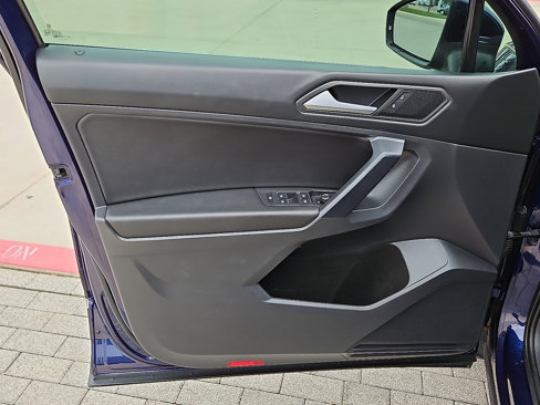 Certified 2021 Volkswagen Tiguan SEL image 13