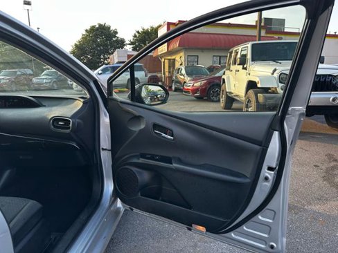 Used 2016 Toyota Prius Four image 16