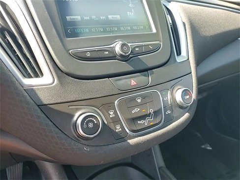 Used 2018 Chevrolet Malibu LS image 19