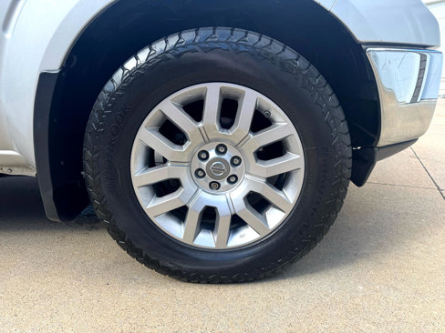 Used 2012 Nissan Frontier SL image 32