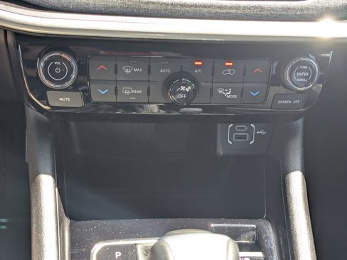 Used 2023 Jeep Compass Latitude w/ Sun and Sound Group image 25