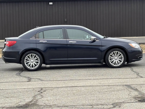 Used 2012 Chrysler 200 Limited image 3