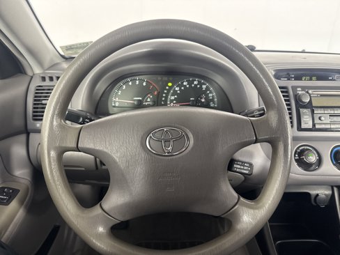 Used 2004 Toyota Camry LE image 15