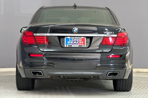 Used 2015 BMW 750i image 9