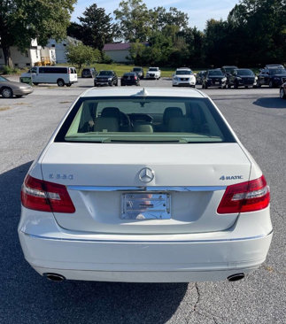 Used 2011 Mercedes-Benz E 350 4MATIC Sedan image 4