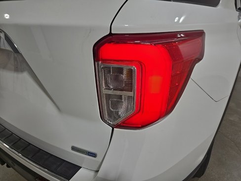 Used 2020 Ford Explorer Limited w/ Class III Trailer Tow Package image 9