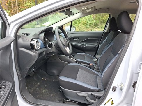 New 2025 Nissan Versa SV image 6
