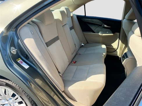 Used 2014 Toyota Camry LE image 23