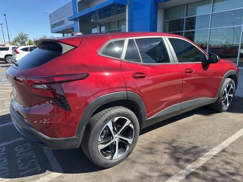 Used 2024 Chevrolet Trax RS w/ Sunroof Package image 4