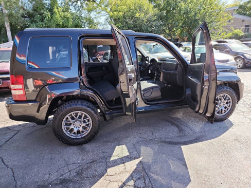 Used 2012 Jeep Liberty Sport image 28