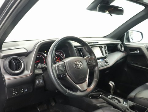 Used 2017 Toyota RAV4 SE image 15
