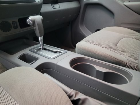 Used 2016 Nissan Frontier SV image 26