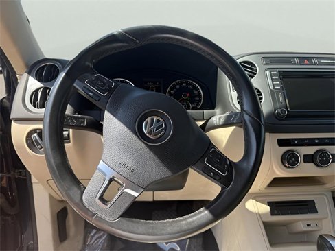 Used 2016 Volkswagen Tiguan SE image 13