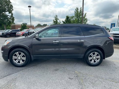 Used 2017 Chevrolet Traverse LT image 8