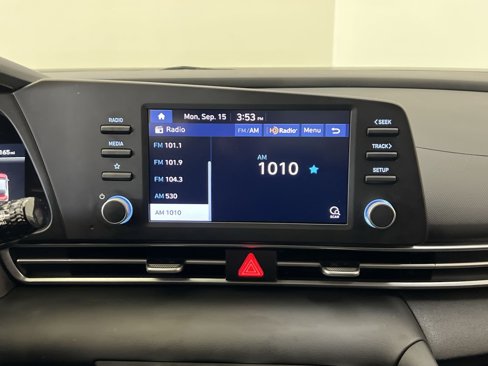 Used 2023 Hyundai Elantra SE image 16