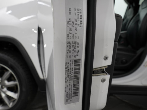 Used 2018 Jeep Cherokee Limited w/ Trailer Tow Group image 27