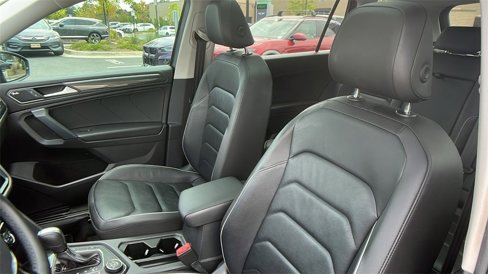 Used 2019 Volkswagen Tiguan SEL Premium R-Line image 16