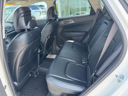 Used 2023 Kia Sportage EX image 16