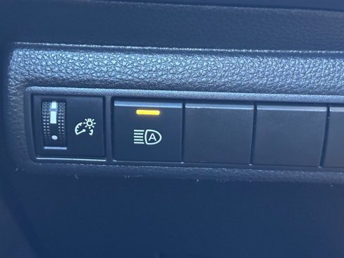 Used 2022 Toyota Corolla LE image 37